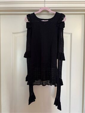 Scripted Lace Cutout Top Size XS